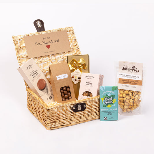 Best Mum Chocolate & Fudge Hamper filled with a variety of chocolate, fudge, biscuit and gourmet popcorn